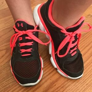 Under Armour Sneakers